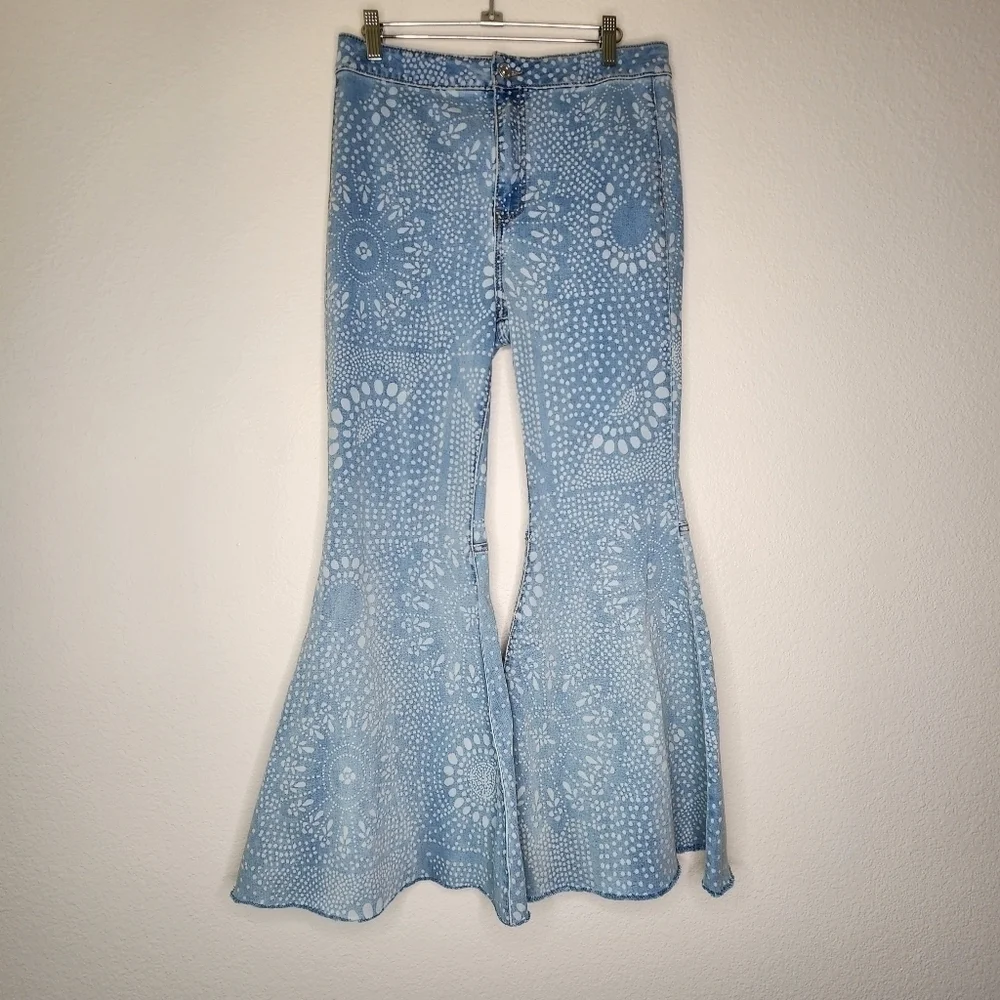 Free People Just Float On Flare Jeans 30